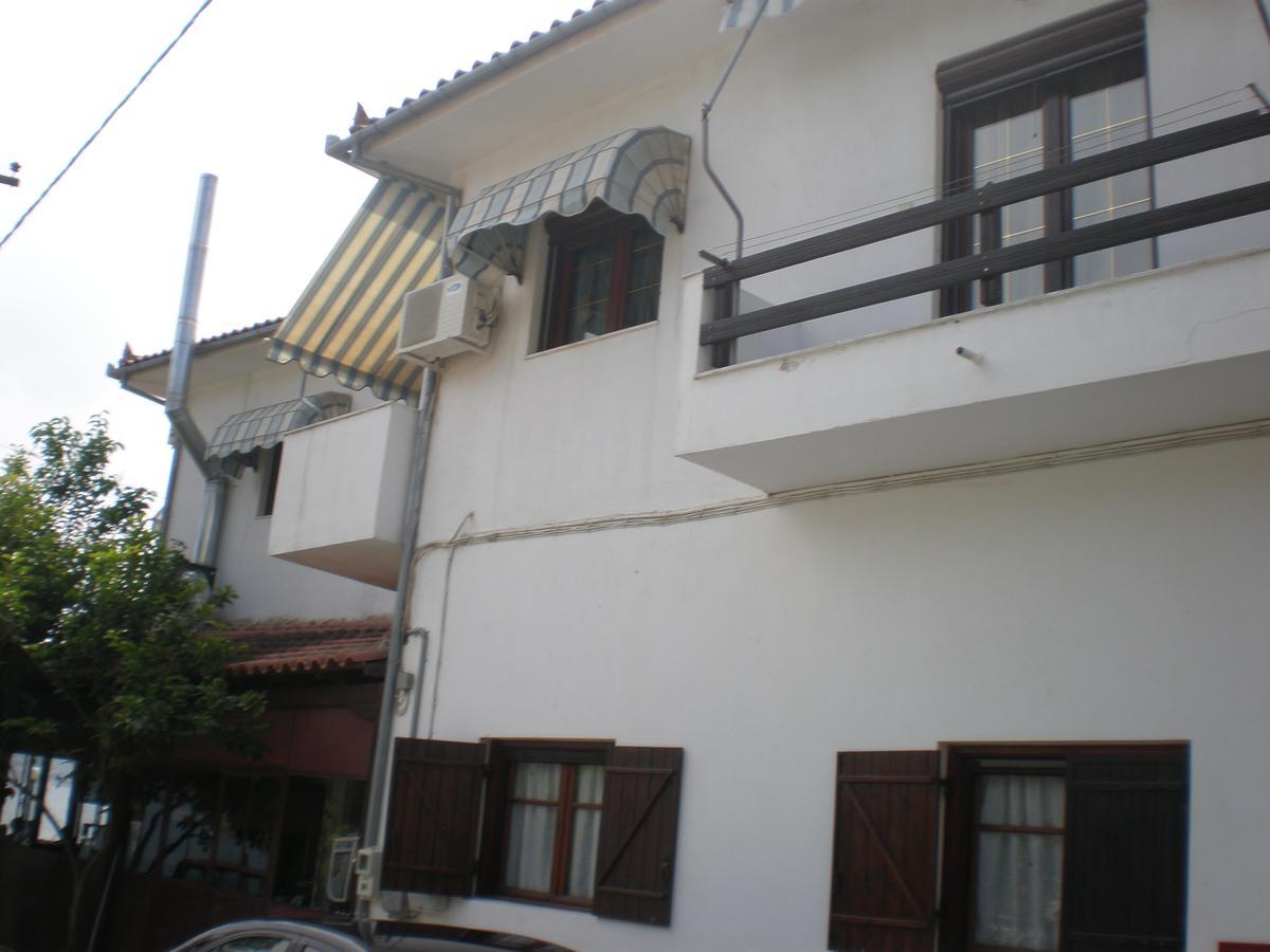 Ferienwohnung Salonikios Pteleós Exterior foto