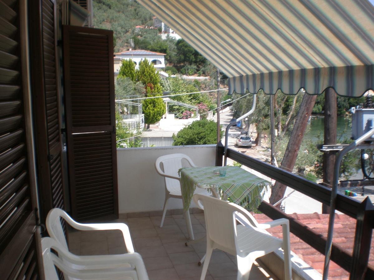 Ferienwohnung Salonikios Pteleós Exterior foto